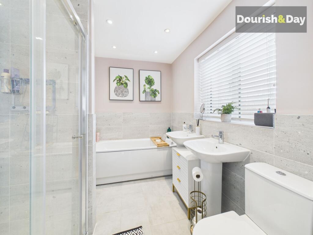 Ensuite Bathroom