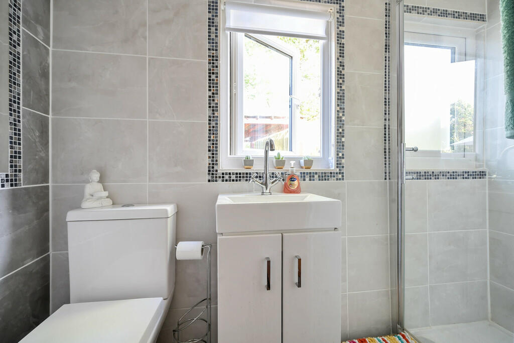 Shower Room in th...