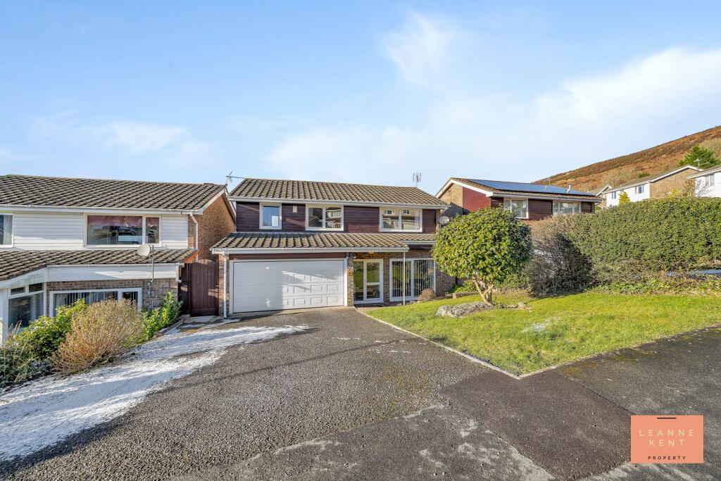 Royal Oak Close, Machen, CF83