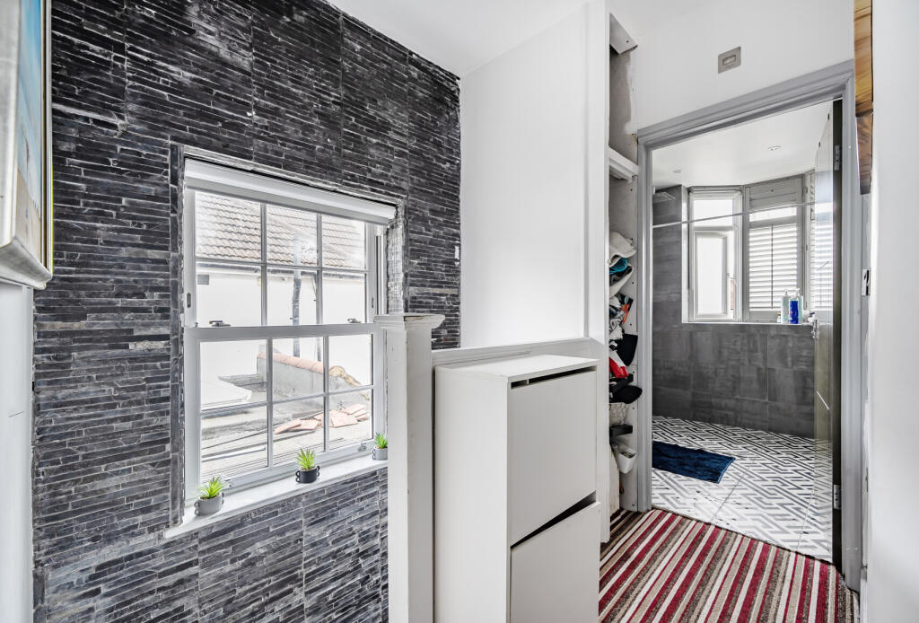 3-681ba2616bd0a-1...