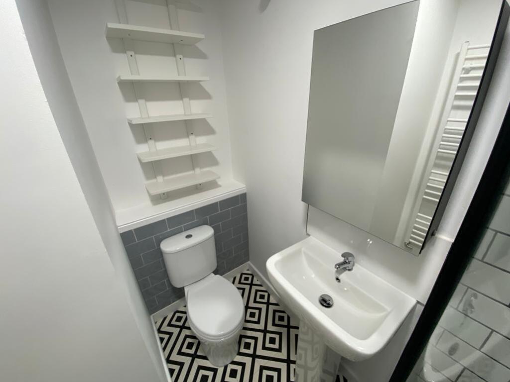 bathroom 
