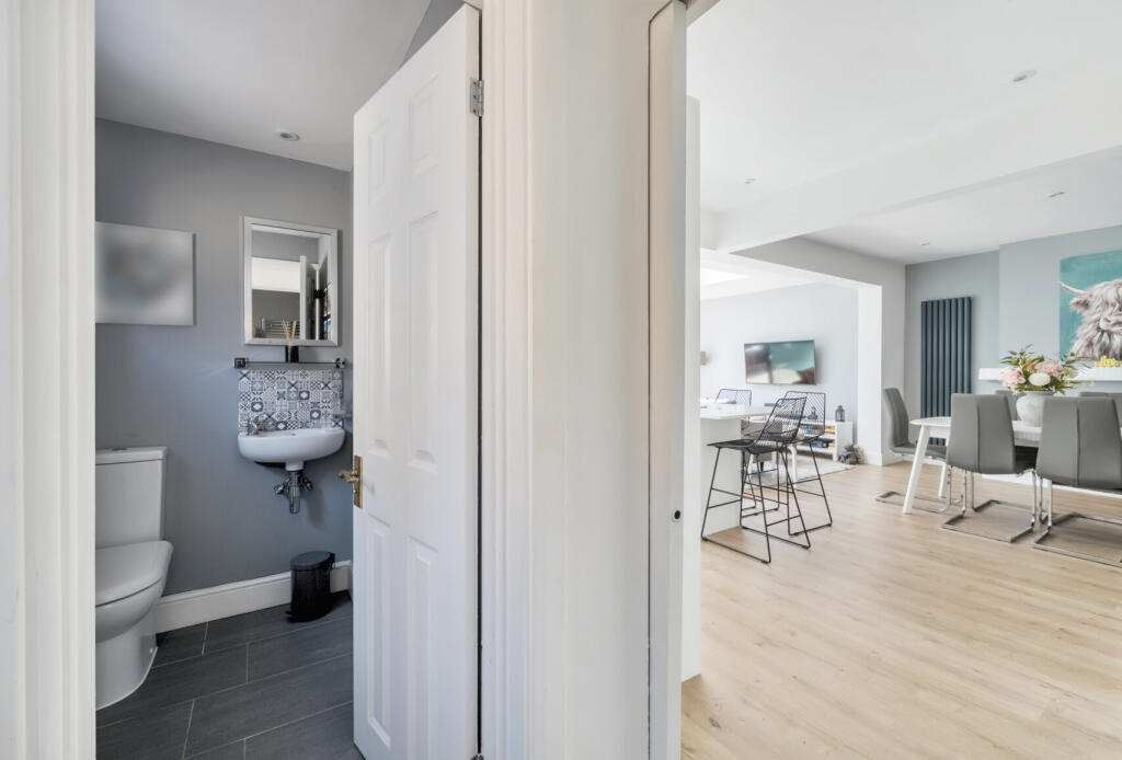 15-1318833-15-686...