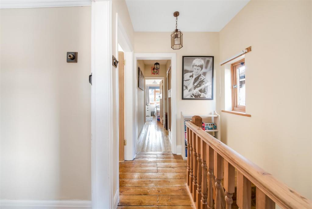 FIRST FLOOR LANDING