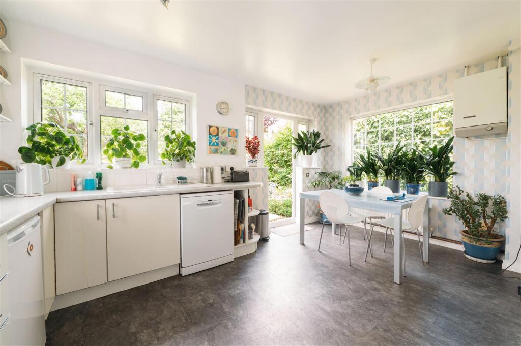 55 Benslow Lane, Hitchin-16 - Copy.jpg