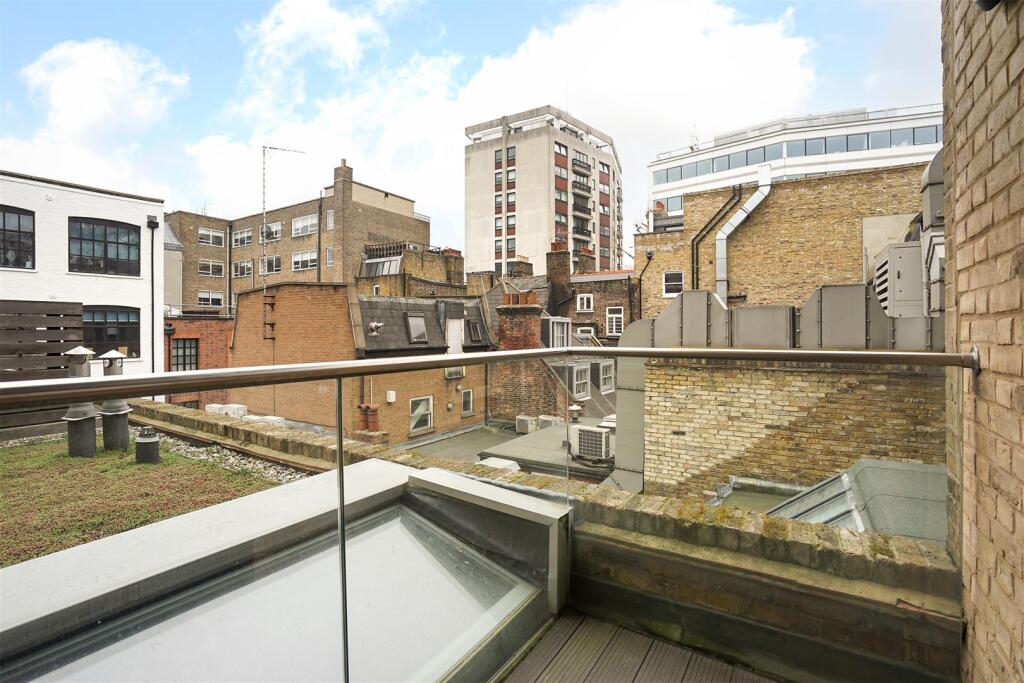 Charlotte Mews - Bruton Property