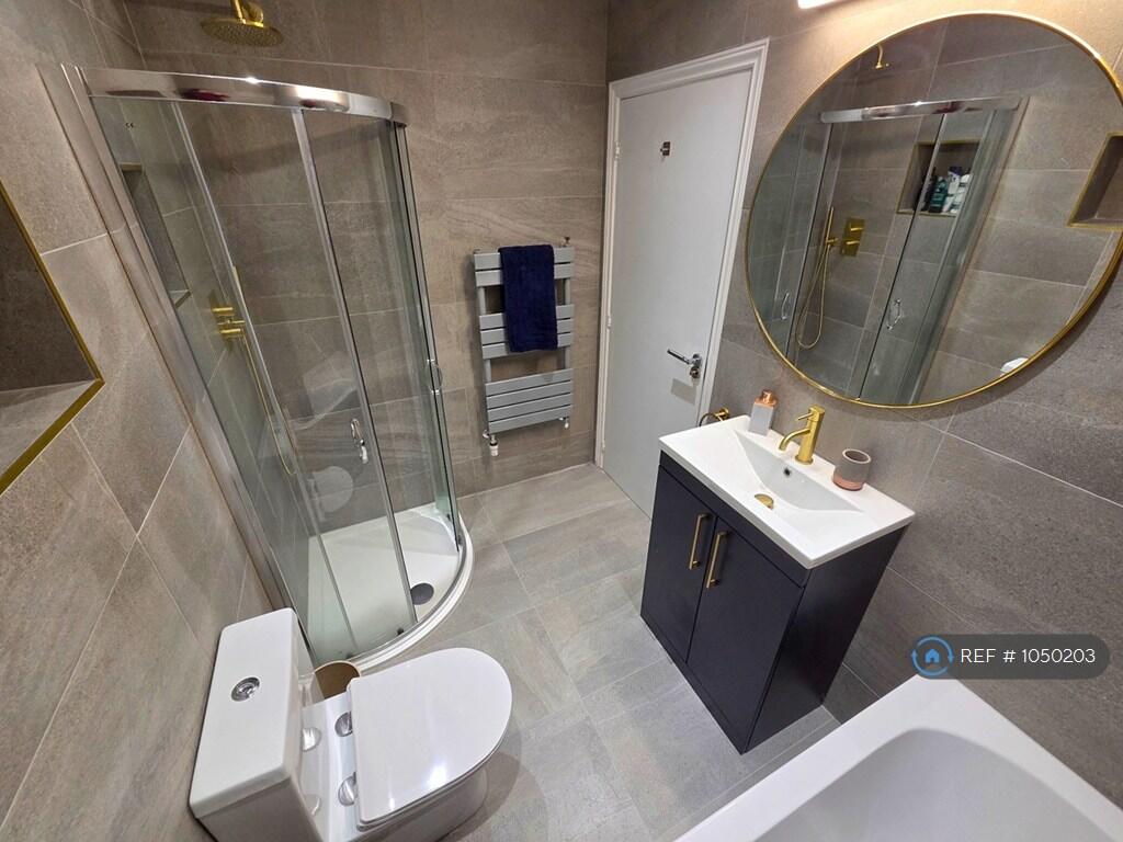 Main Bathroom