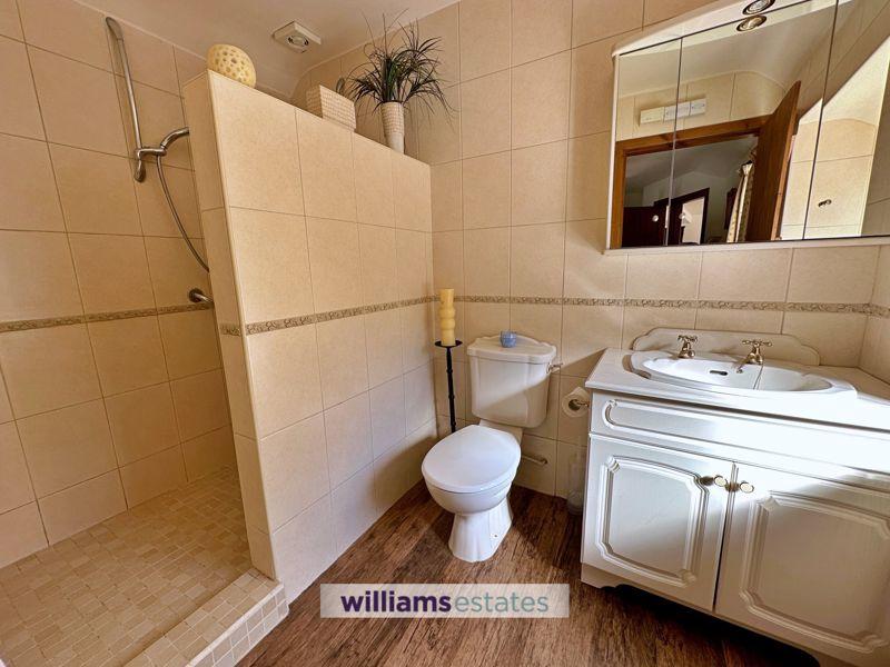 Annex Shower Room