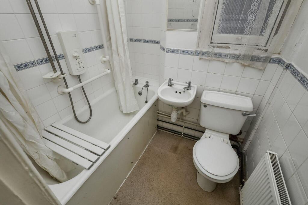 60 Delaware Mansions, Delaware Road, Maida Vale, London, W9 2LJ