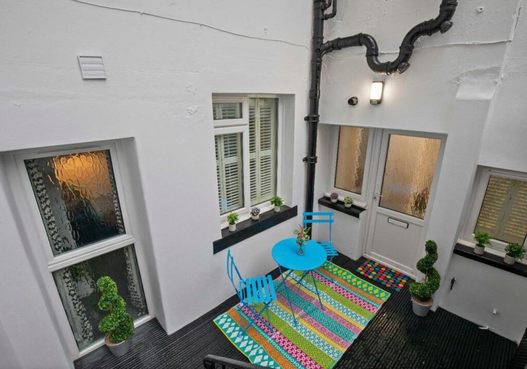 Flat A CM Courtyard.jpg