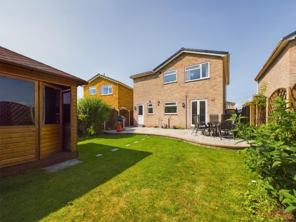 4 Bedroom Detached House - For Sale