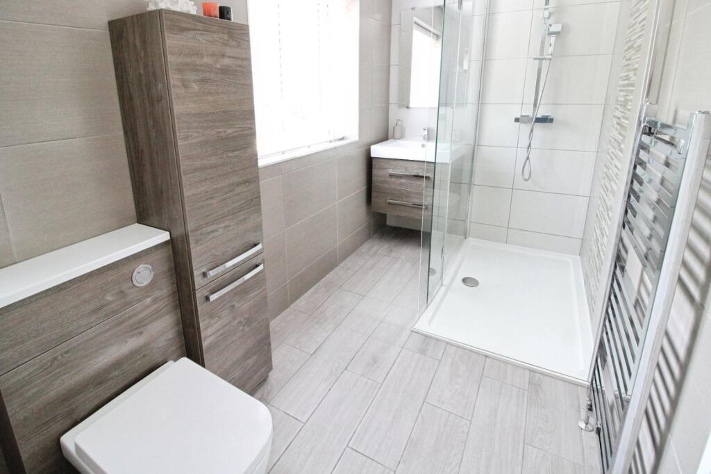 Bath/Shower Room