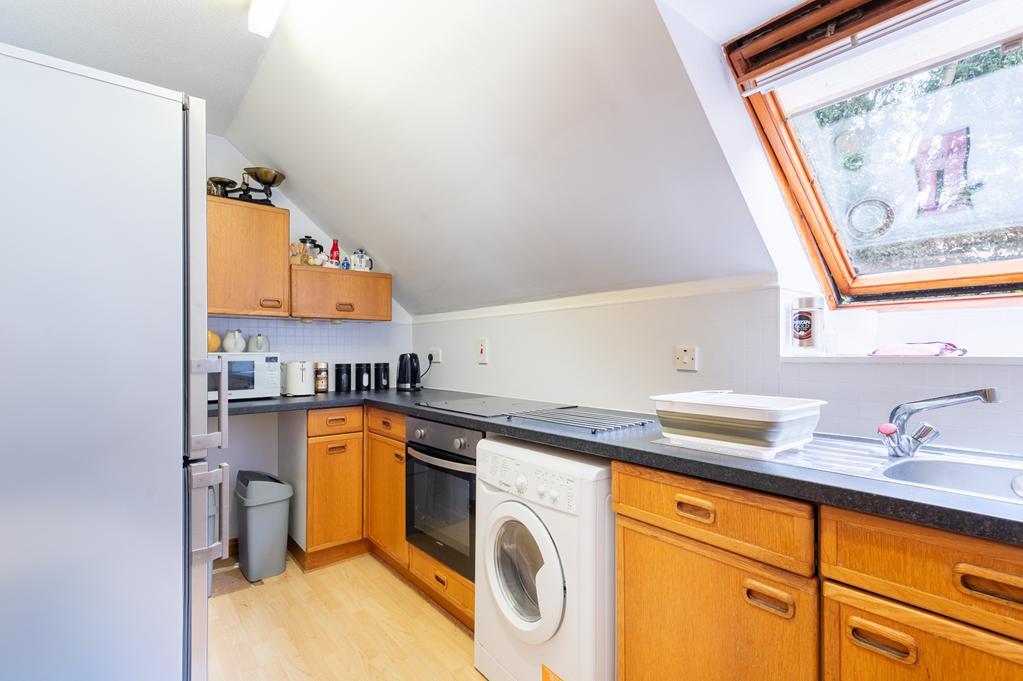 KITCHEN LEFT 