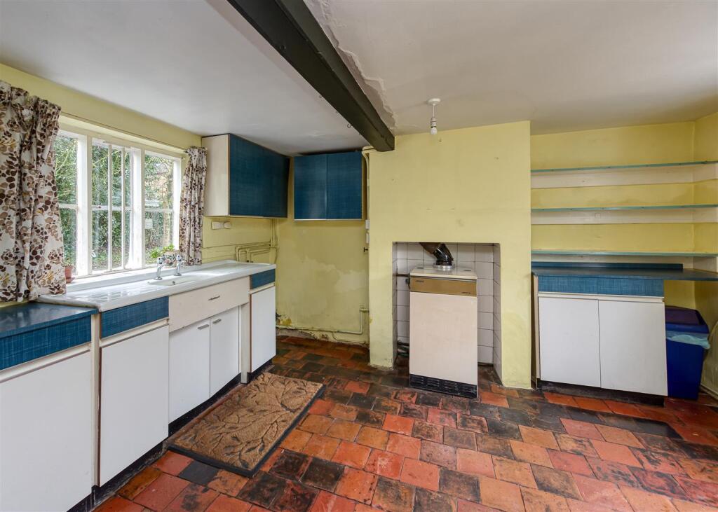 Bridge Cottage-kitchen.jpg