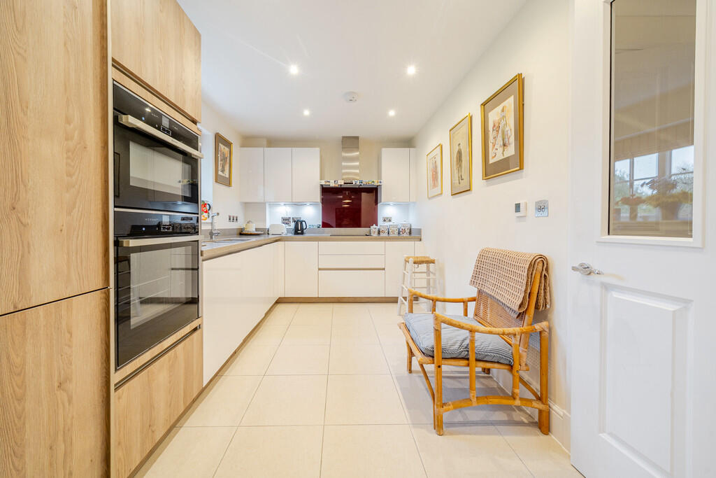 1368965-18-68ee23...