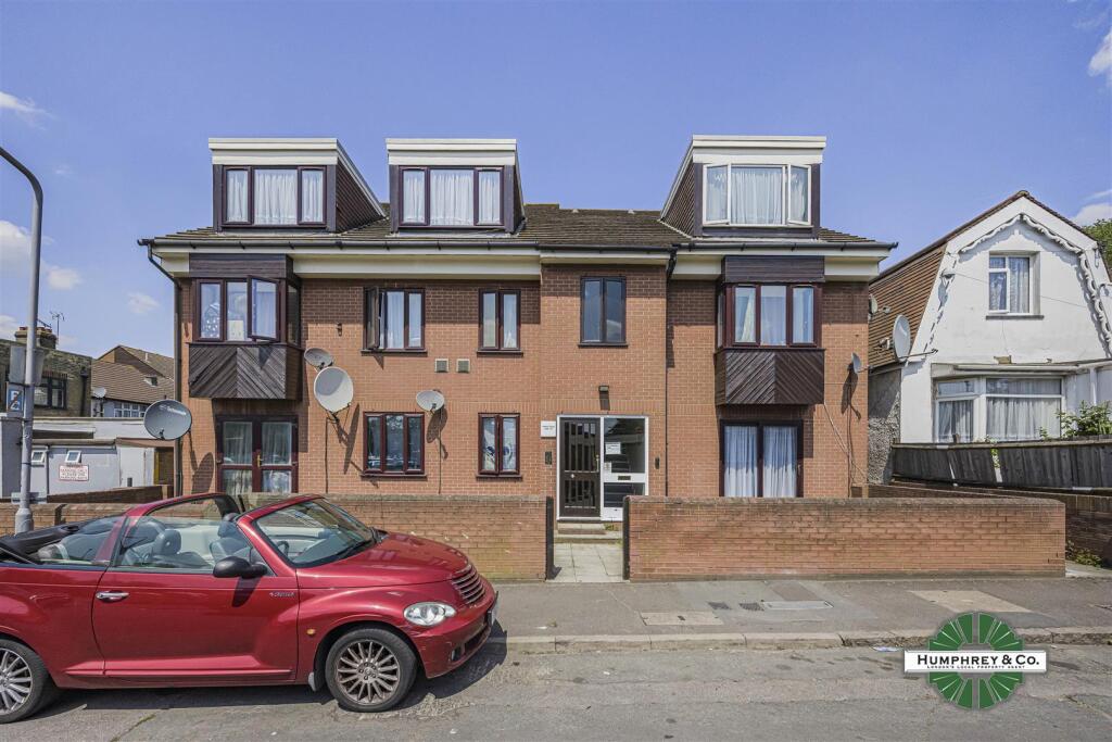 2, 248 Albany Court -013.JPG