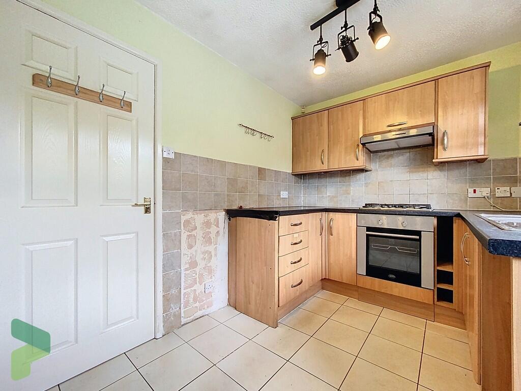 Fully Fitted Kitc...