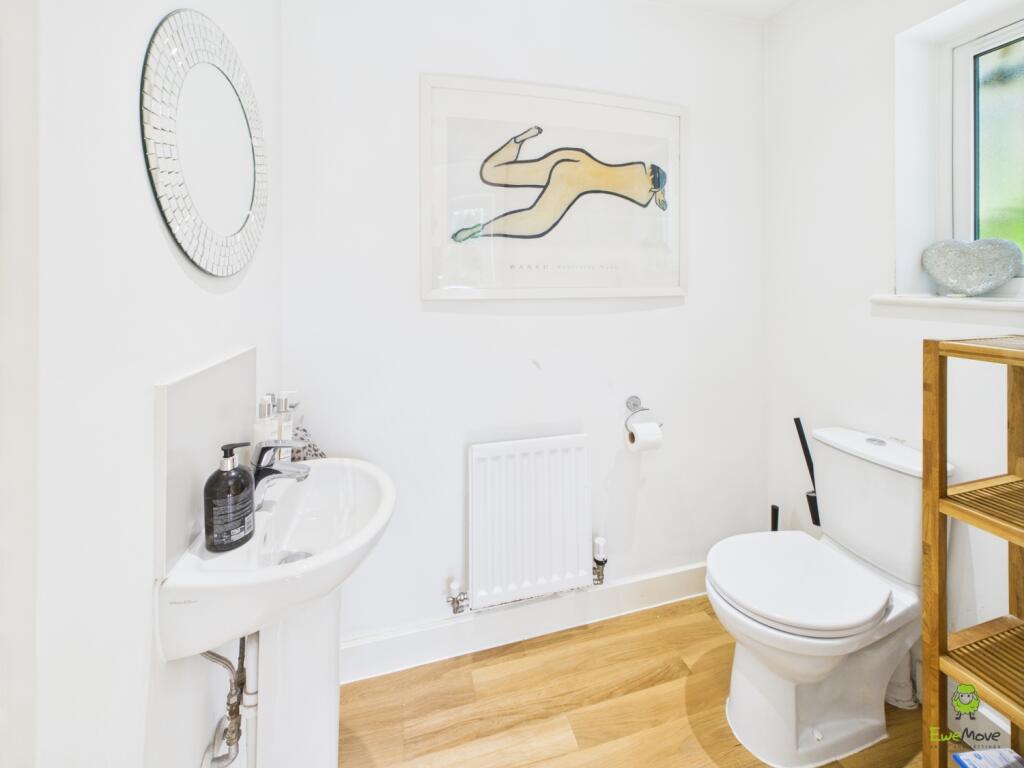 Ground Floor WC James Hillier EweMove Bexley and D