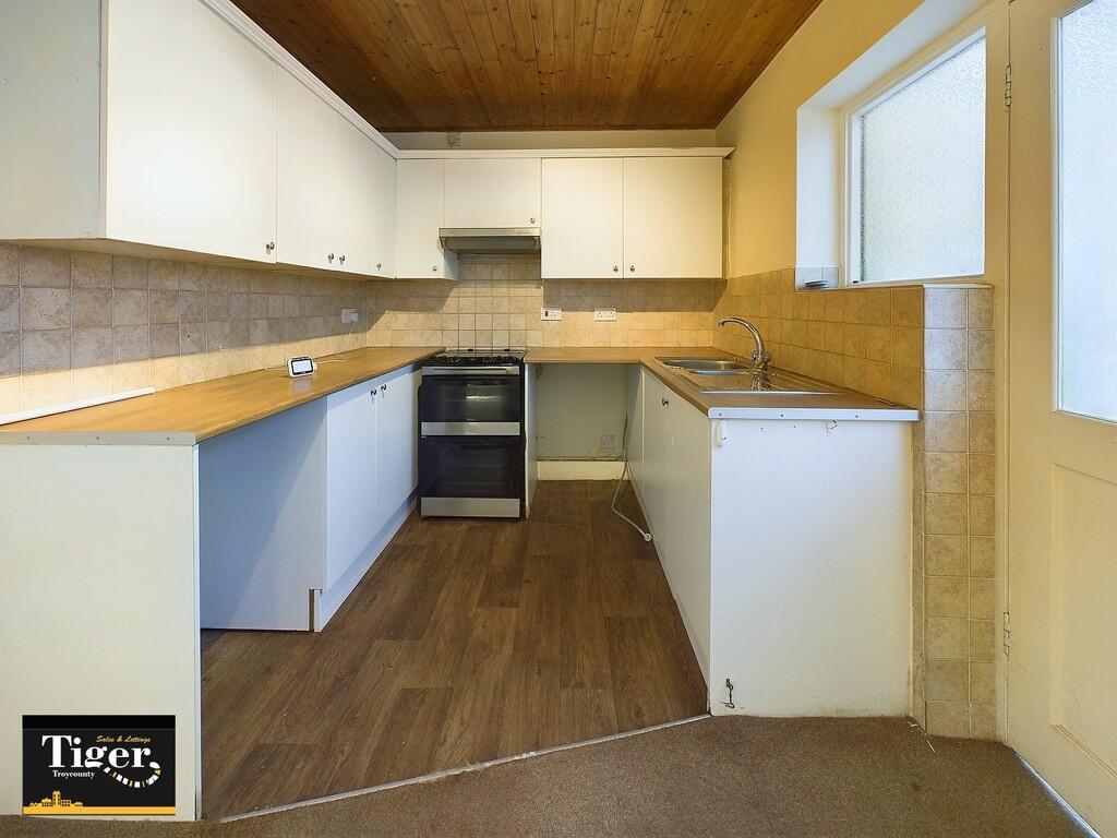 CAM02176G0-PR0470...