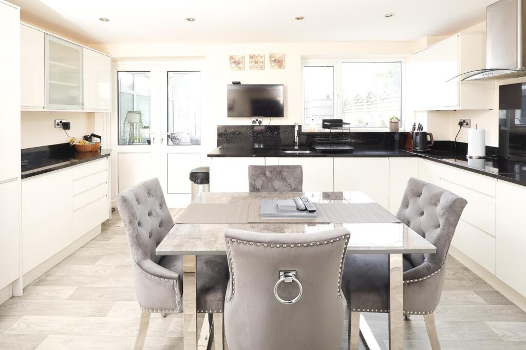 46 Partridge Close kitchen.jpg
