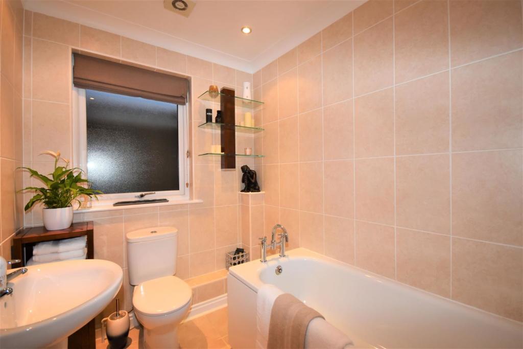 Bathroom.JPG