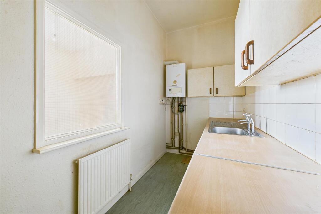 Flats A, B, C 18 Church Street, Tewkesbury, GL20 5