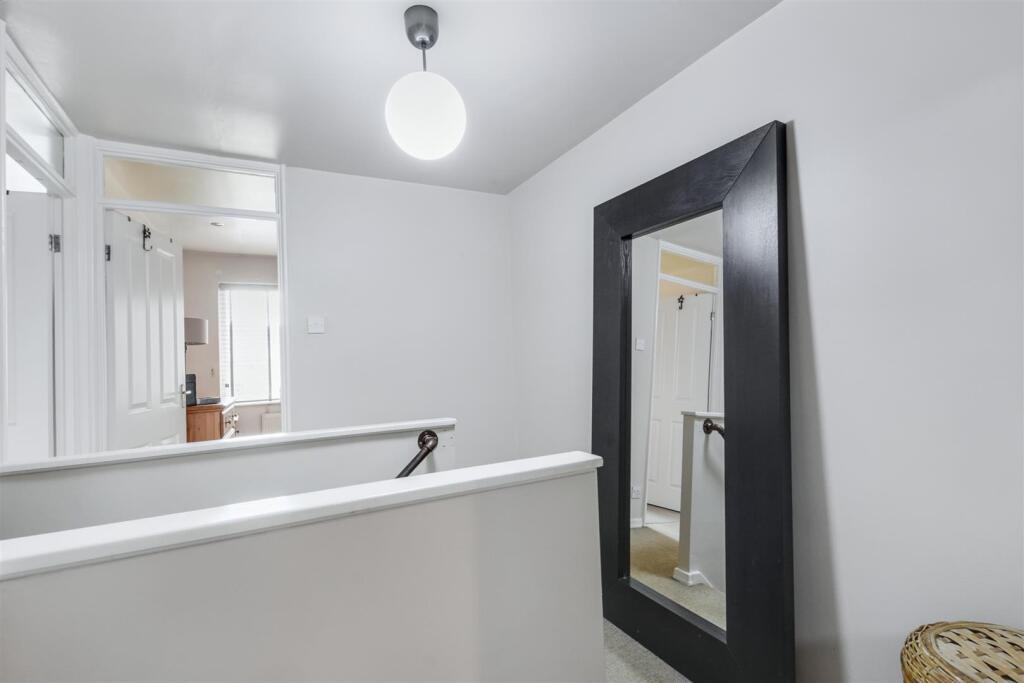 2nd Floor Landing_1.jpeg