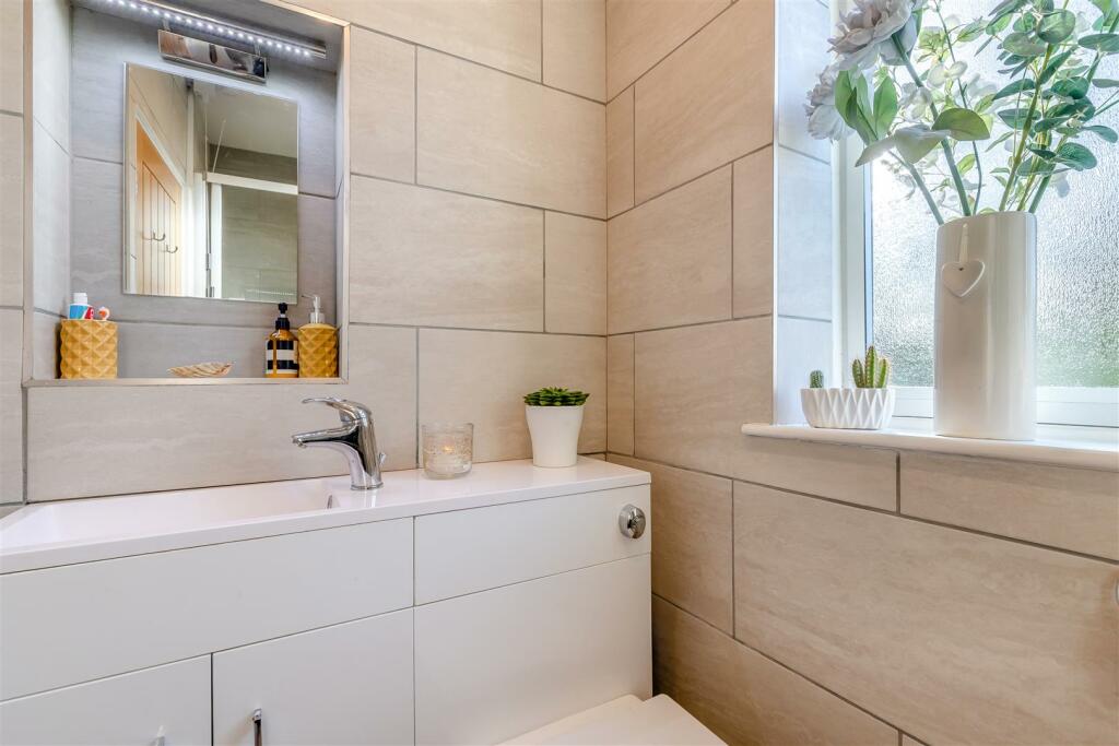 8584070-interior13.jpg
