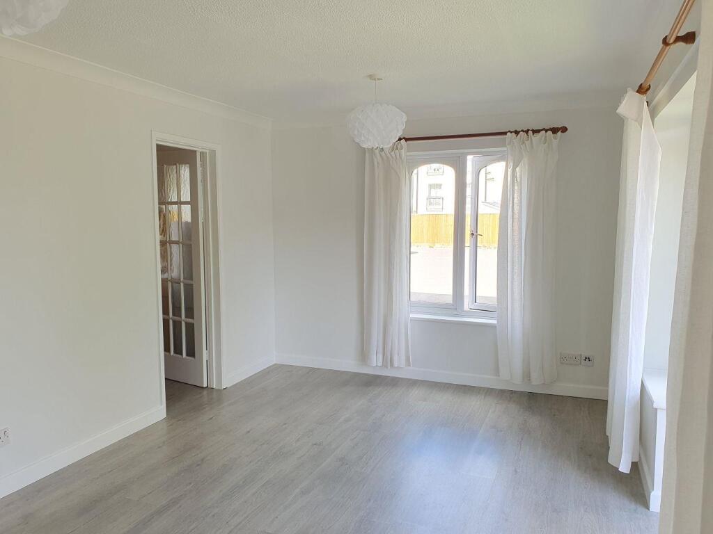 Lounge to kitchen.jpg