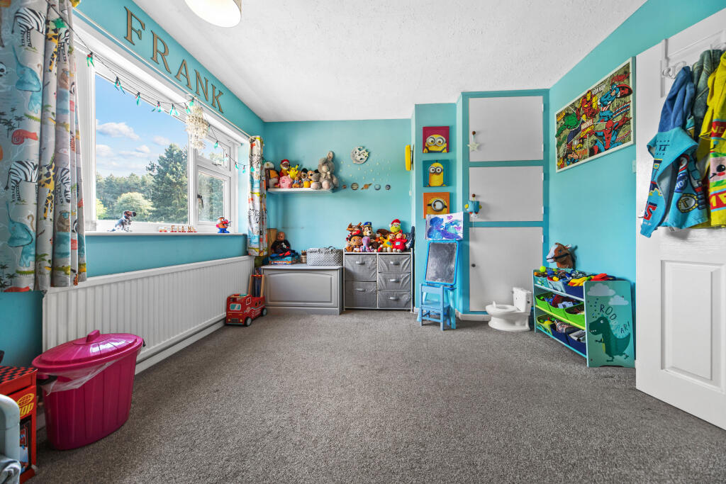 Rear bedroom