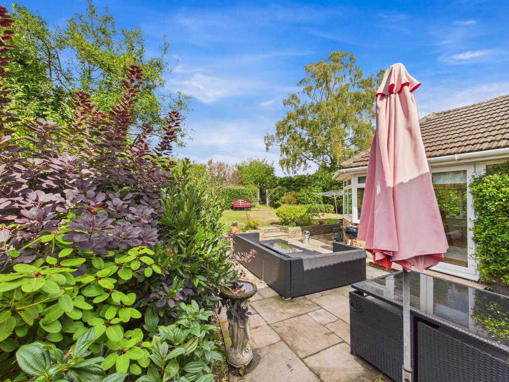 CAM01354G0-PR0589-STILL008