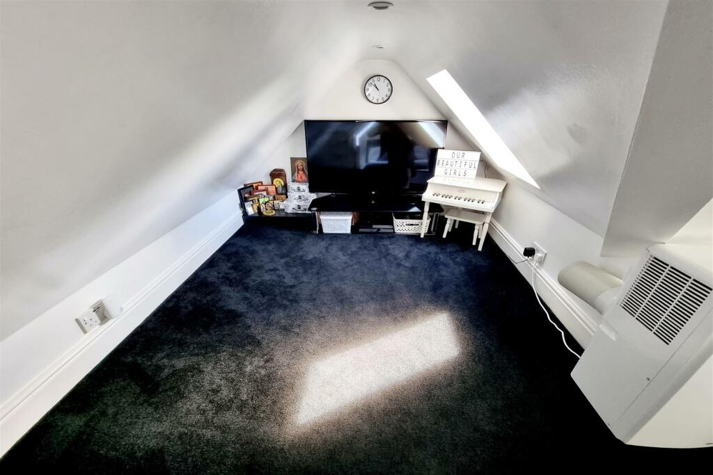 TV NOOK: