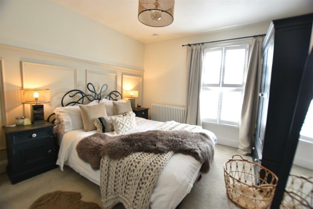 Bed 1 (2).JPG
