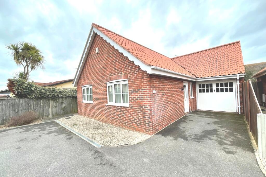 Lumsden Close, NR31 8TB