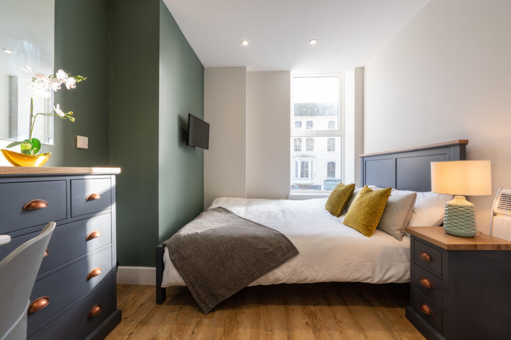 Flat 1, 125 Walter Road Bedroom 11