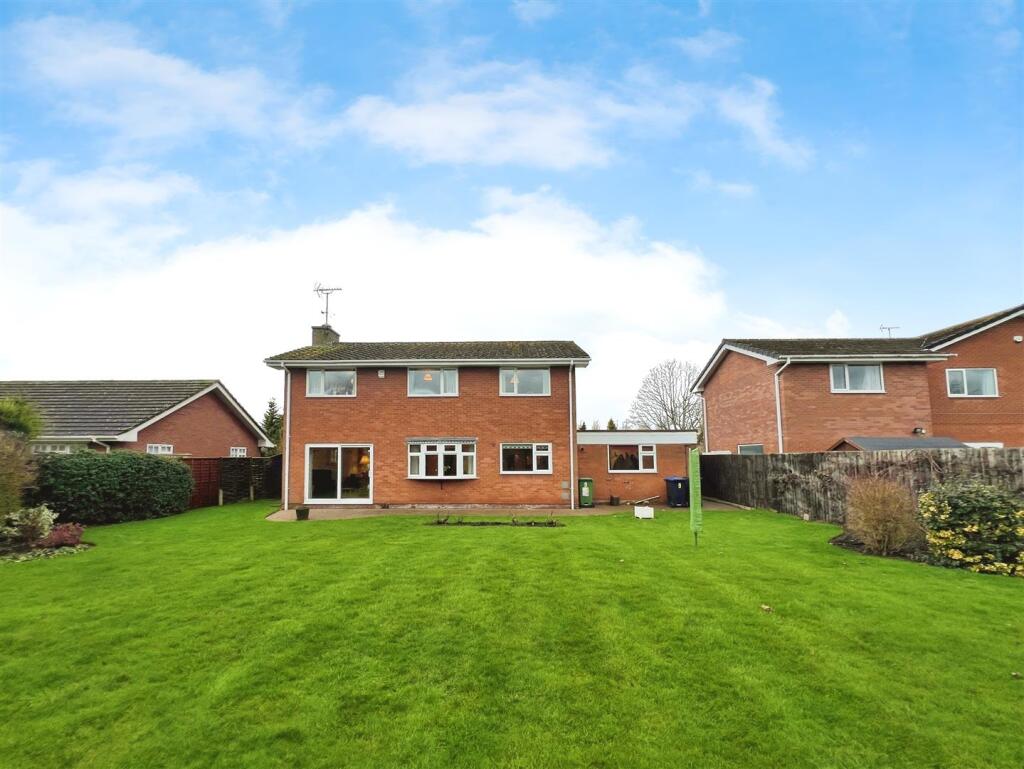 8fbb5d64-rear 20aspect.jpg