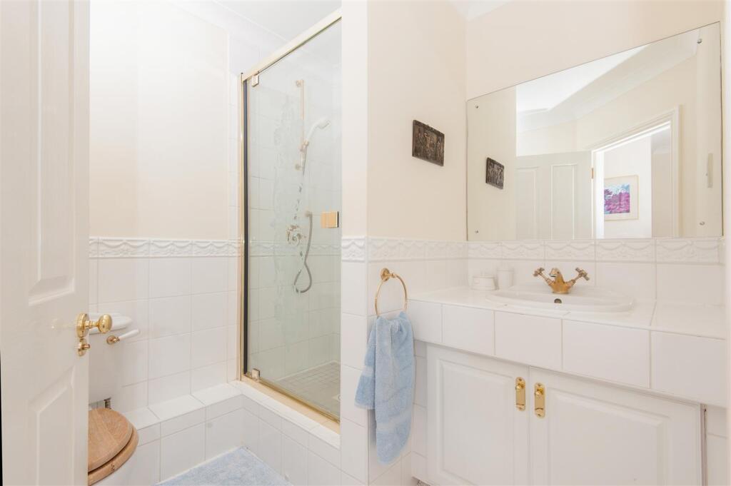 Bedroom Five Ensuite