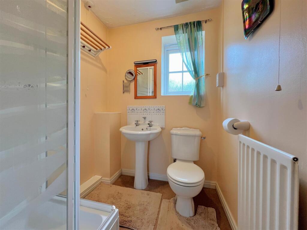 ensuite 2.jpg