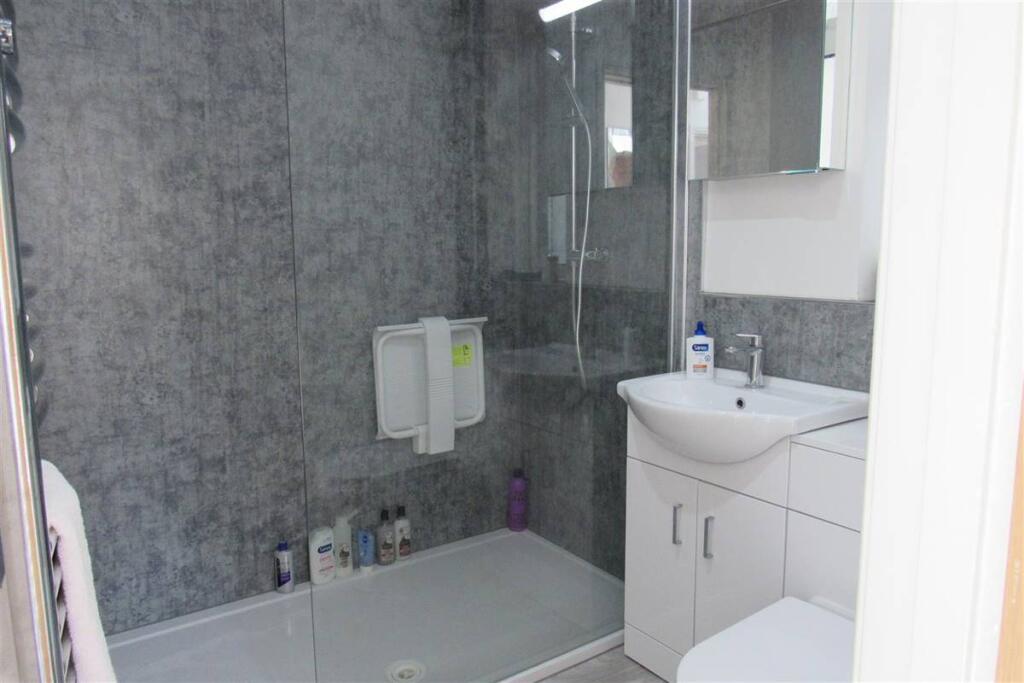 Ground Floor Shower/WC