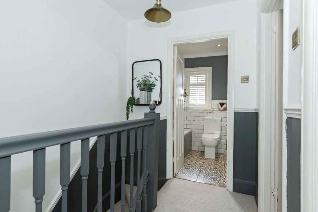 5 Myrtle Crescent_13.JPG