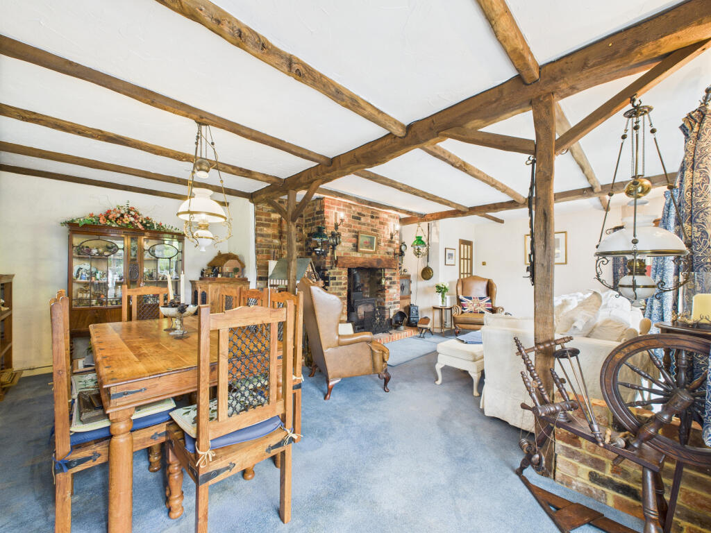 CAM02909G0-PR0466-STILL016