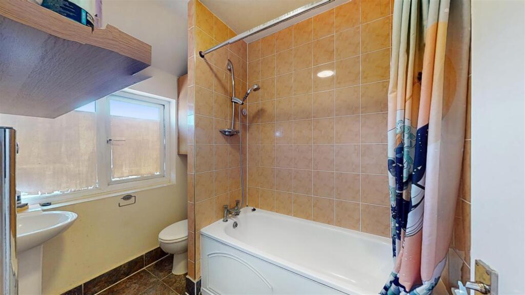 Bathroom Fisrt floor