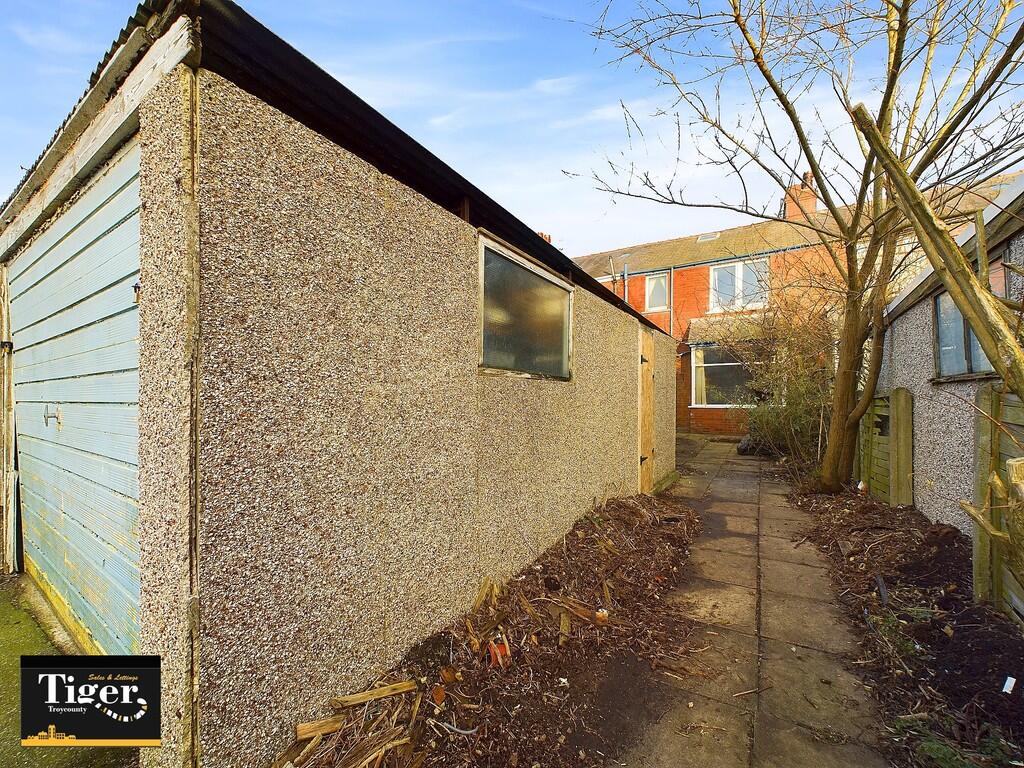 CAM02176G0-PR0466...