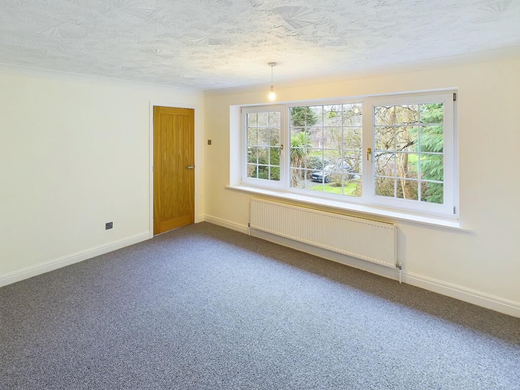 CAM04233G0-PR0013-STILL044 - Copy (2)