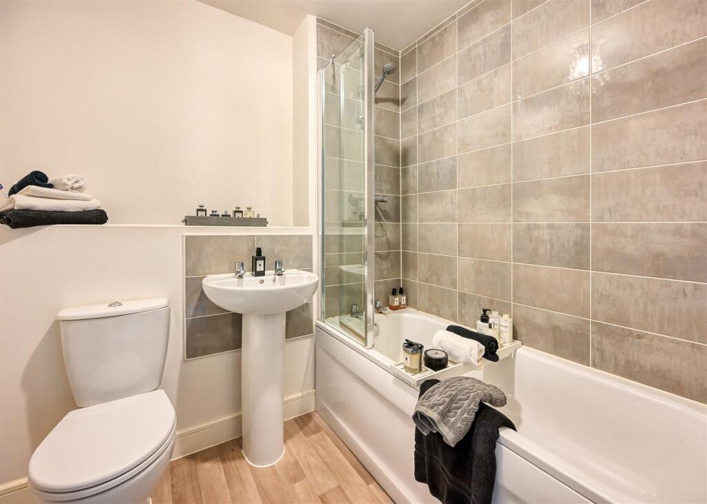 5 Leveson Crescent-01.jpg