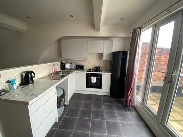 FLAT D KITCHEN T202512031637.jpg