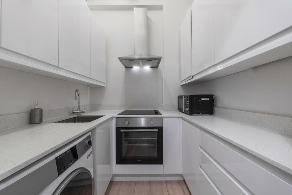 KITCHEN 1.jpg