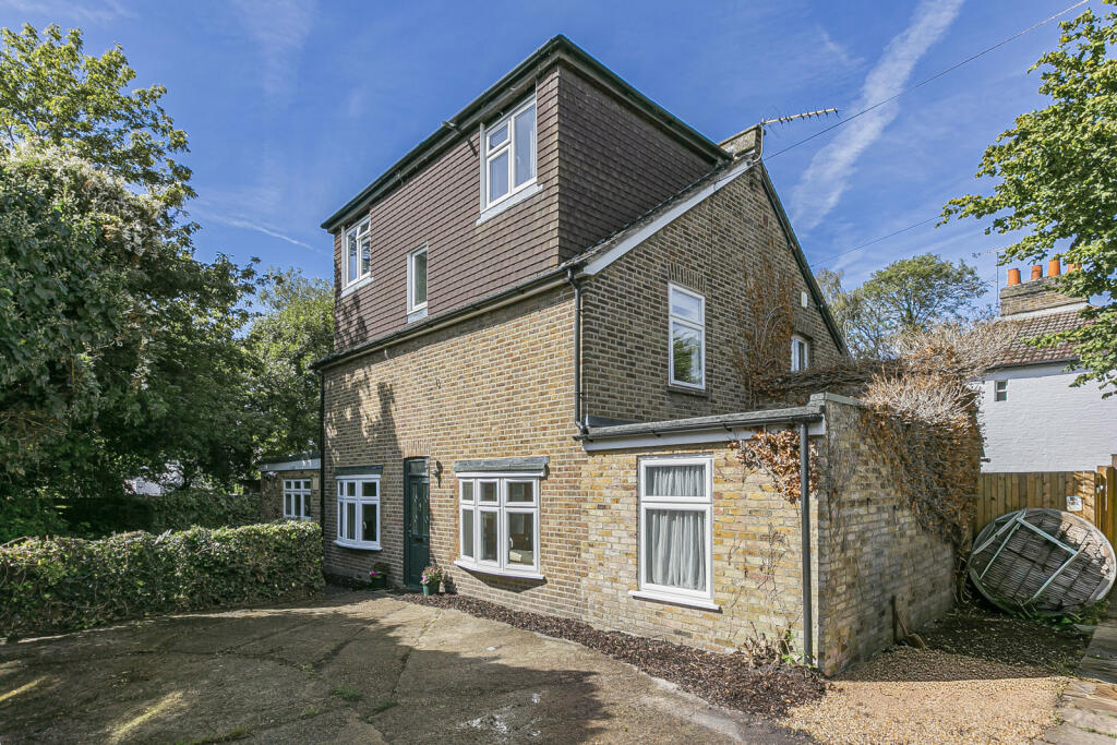 Harvest Road, Englefield Green, Egham, Surrey, TW20