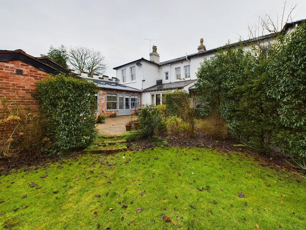 CAM02854G0-PR0296...