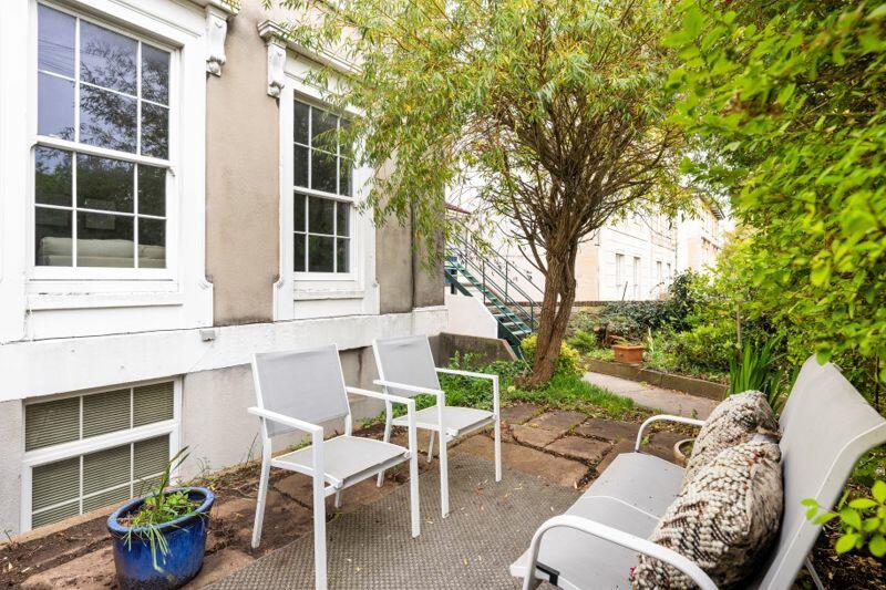 Courtyard garden
