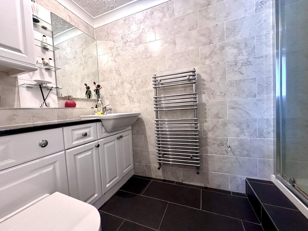 En-suite shower room